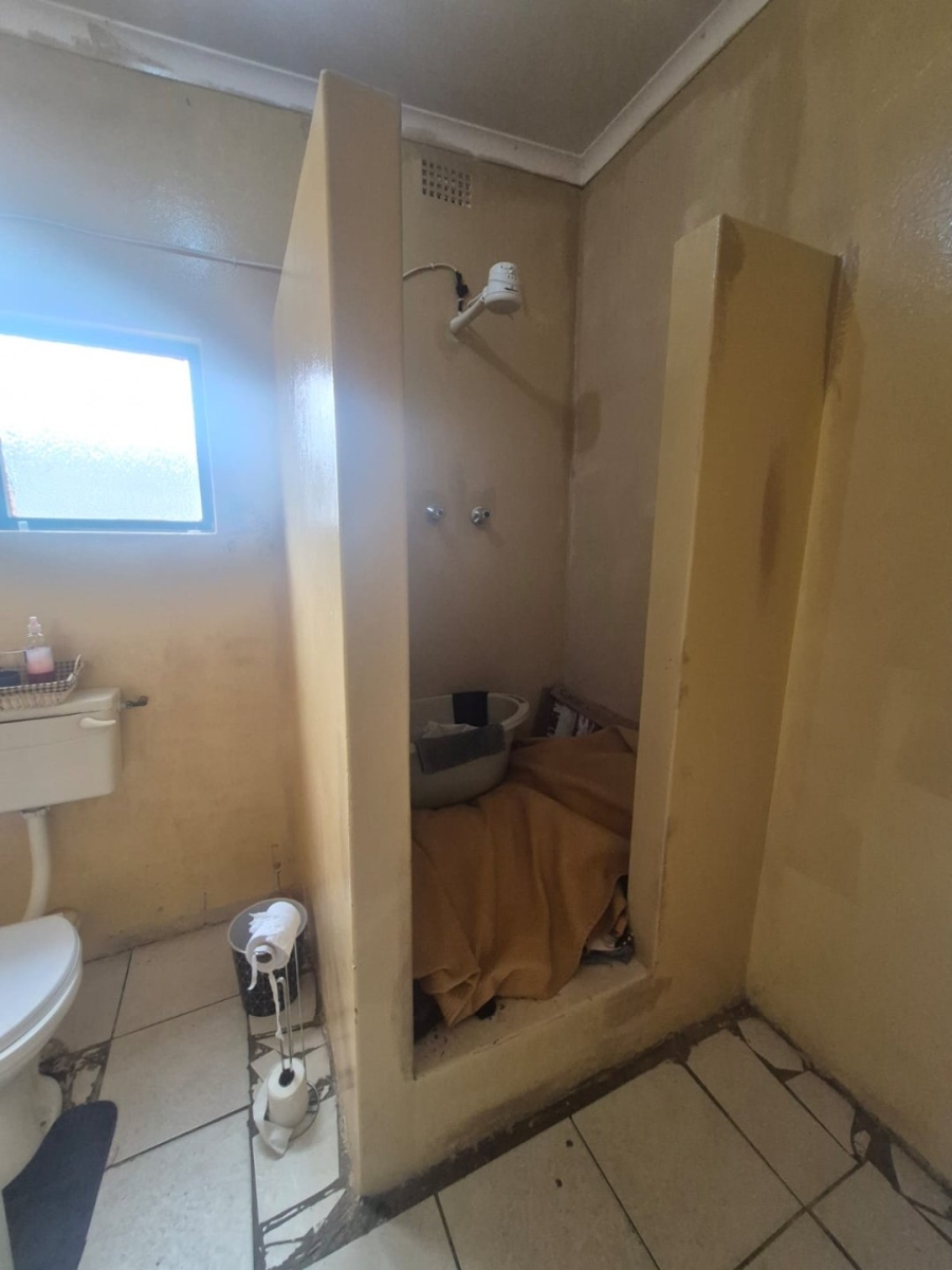2 Bedroom Property for Sale in Zwide Eastern Cape